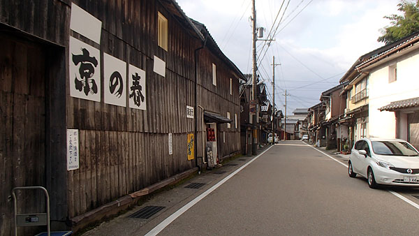 伊根の舟屋の裏側（表側？）